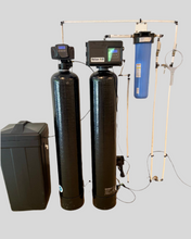 Load image into Gallery viewer, Fleck 2510AIO 1.5 Katalox Light Iron Filter &amp; Fleck 5600SXT 48,000 Grain Water Softener